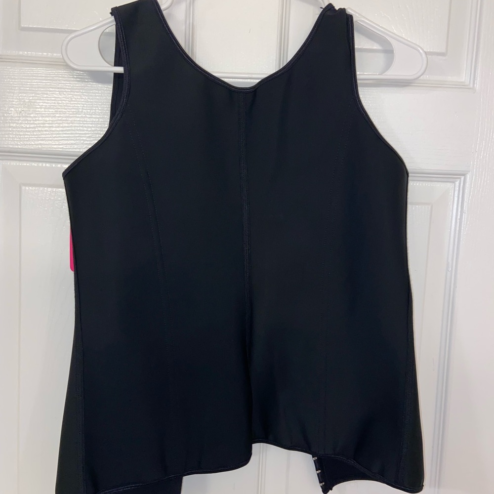 Shape-Wear - Picture 2 of 4